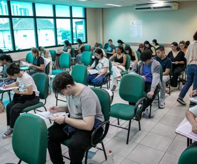 Últimas horas! UEA encerra prazo para pedir isenção da taxa do Vestibular e SIS nesta sexta-feira