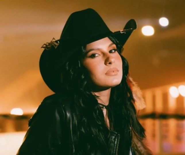 Ana Castela lamenta morte de fã que passou mal durante show em Minas Gerais