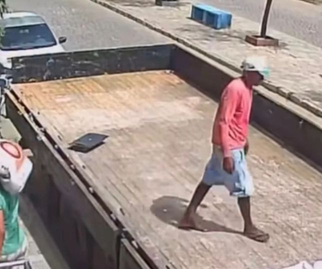 Homem é executado a tiros em plena luz do dia e crime choca moradores de Cabrobó. VEJA VÍDEO