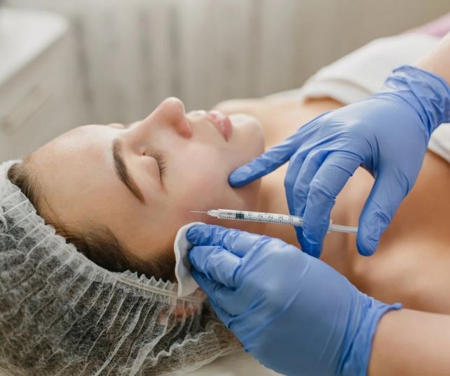 Bioestimulador não é preenchedor: dermatologista explica diferenças entre os procedimentos