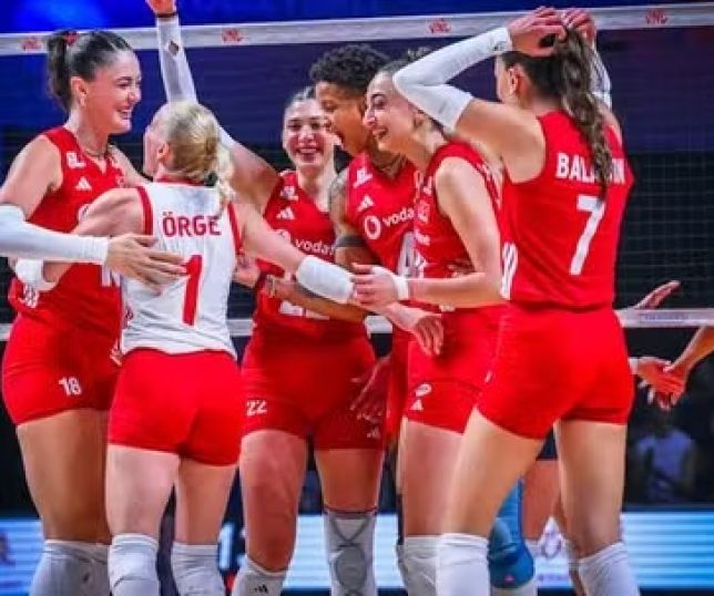Brasil perde para a Turquia e fica com o vice-campeonato da Liga das Nações de Vôlei