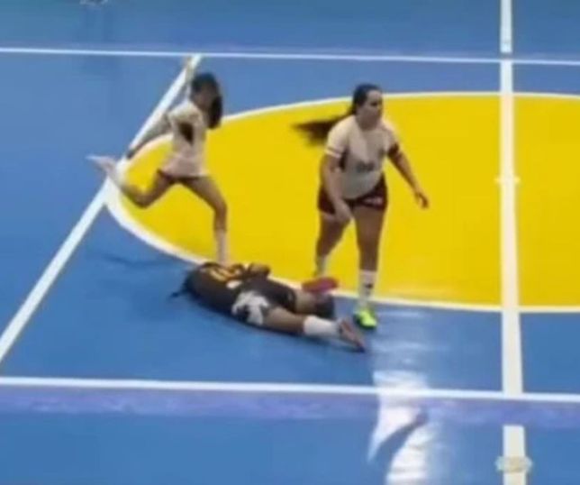Jogadora que chutou adversária na cabeça durante jogo de futsal é investigada pela polícia