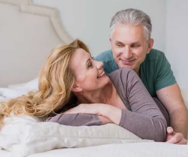 Por que o sexo é adiado e um dado importante: a 'idade de ouro' para ter uma vida sexual ativa não é a juventude