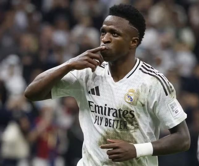 Real Madrid faz ultimato a Vini Jr. e ameaça negociar atacante ainda nesta janela