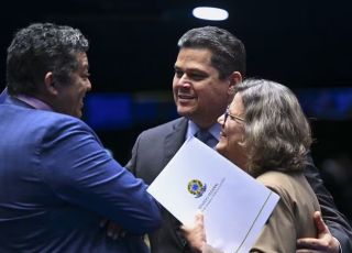 Senado discute fim da escala 6x1 em reunião com centrais sindicais e governistas