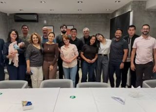 Michelle Bolsonaro reaparece com equipe do PL Mulher após foto com boneca de papelão repercutir