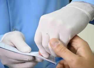 DNA revela verdadeira paternidade e Justiça condena mãe a pagar R$ 30 mil ao ex