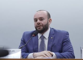 PEC que limita IPVA a 1% avança na Câmara e tem Fausto Jr. entre os autores