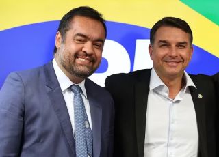 Aliados de Flávio Bolsonaro recomendam adiar escolha de candidato ao Senado no Rio após crise com nomes da chapa