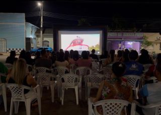 Projeto leva cinema ao ar livre e oficinas gratuitas para moradores de Borba