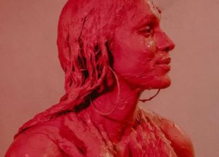 Espetáculo 'Senhora Travesti' estreia com entrada gratuita no Teatro Gebes Medeiros, em Manaus