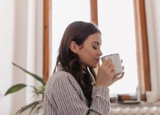 Cientistas descobrem mecanismo que pode explicar como o café ajuda na saúde e no envelhecimento