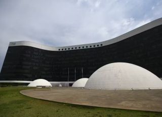 TSE define teto de gastos para as eleições de 2026; presidenciáveis poderão gastar até R$ 133 milhões