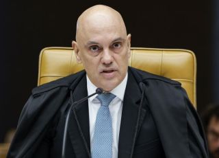 Moraes arquiva investigação contra Bolsonaro sobre uso da Abin e envia caso de Carlos à Justiça Federal