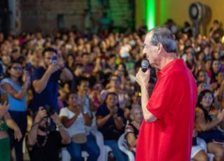 Omar Aziz promete ampliar programas habitacionais e recuperar qualidade da educação no Amazonas