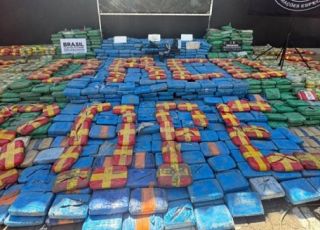Operação do DRCO e Bope apreende mais de duas toneladas e meia de drogas no rio Solimões, no interior do Amazonas