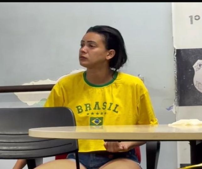 Mulher com sintomas de embriaguez atropela homem e tenta fugir do local do acidente no Centro de Manaus