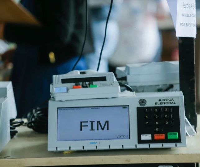 Além do Brasil: veja como outros países usam a tecnologia nas eleições