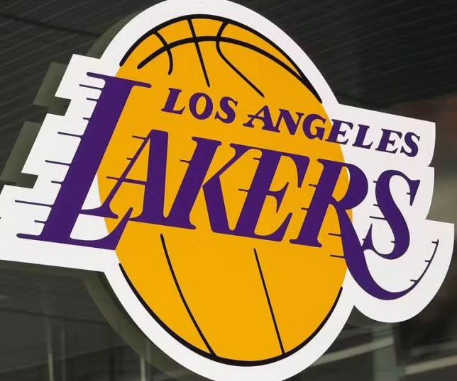 Lakers se aproximam de venda recorde e podem valer quase o mesmo que Real Madrid e Atlético de Madrid juntos