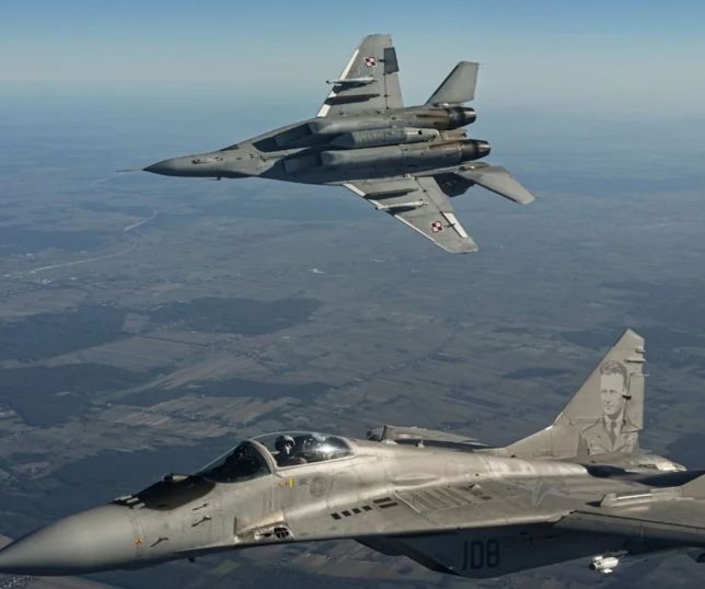 Caças da Otan derrubam drone após invasão do espaço aéreo da Letônia