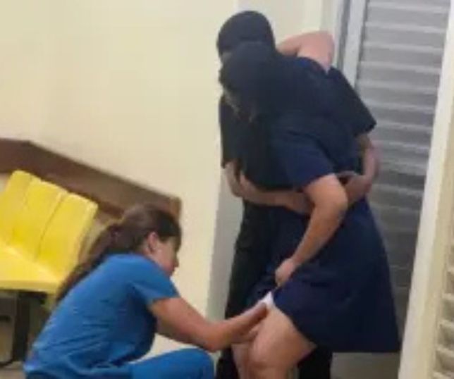 Mulher dá à luz em pé do lado de fora de maternidade em Manaus após denúncia de falta de médico. VEJA VÍDEO