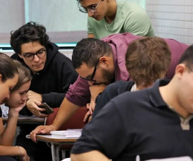 FALTAM TRÊS MESES PARA O ENEM: MEC oferece aplicativos gratuitos para turbinar os estudos