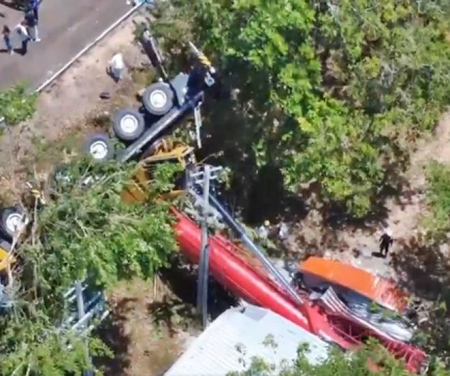 Guindaste despenca e arranca fiação em área da empresa Moto Honda no Distrito Industrial 1, Zona Sul de Manaus