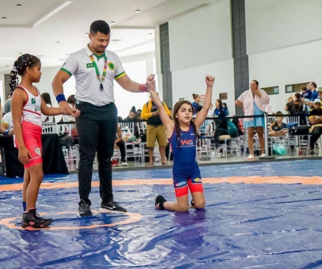 Amazonense de 8 anos conquista ouro no Brasileiro Infantil de Wrestling e brilha na Paraíba