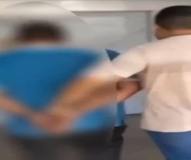 Homem é preso após ameaçar e atear fogo na residência da ex-companheira no bairro Tarumã-Açu, Zona Oeste de Manaus. VEJA VÍDEO E REPORTAGEM DO ‘PORTAL DO ZACARIAS’ AO VIVO