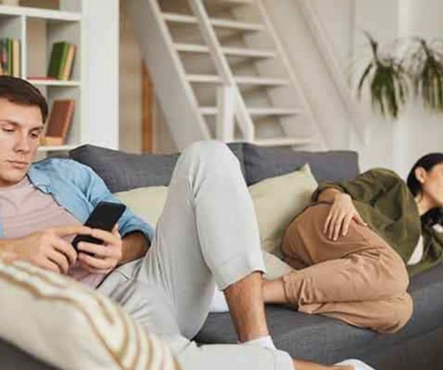 Será que o homem perdeu o interesse no relacionamento? Psicóloga explica sinais