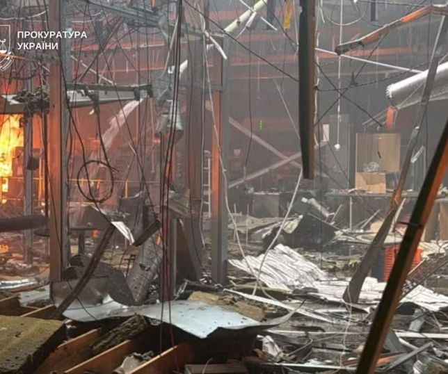 Ataque de drones russos contra shopping na Ucrânia deixa 14 mortos e mais de 120 feridos
