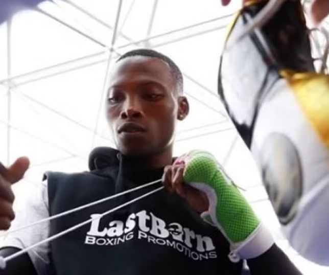 Bicampeão mundial de boxe é morto a tiros durante emboscada em frente à sua casa