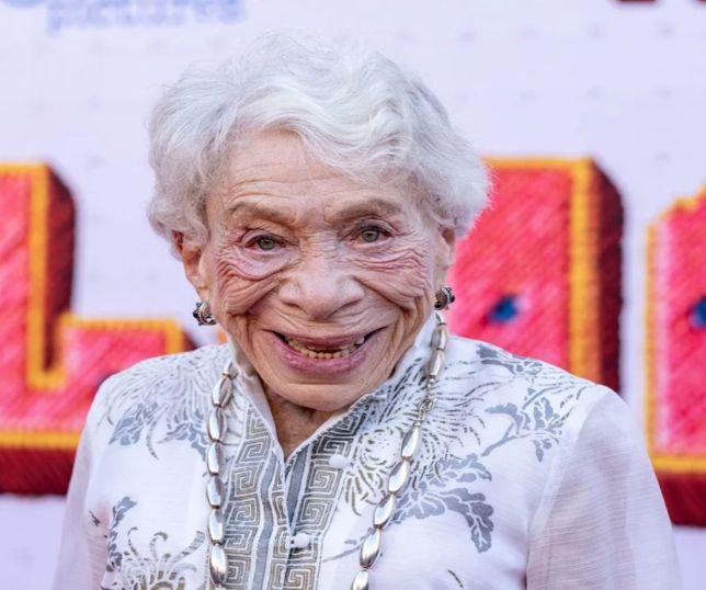 Atriz Bunny Levine, de Gilmore Girls e La La Land, morre aos 97 anos