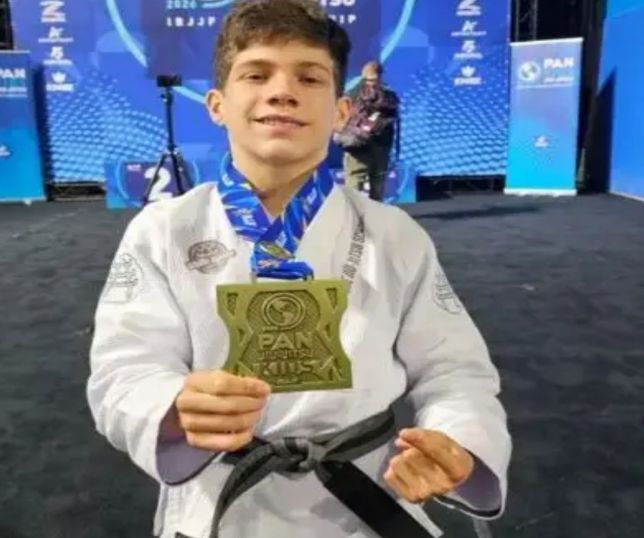Amazonense de 12 anos conquista ouro no Brasileiro e bronze em torneio internacional de jiu-jítsu