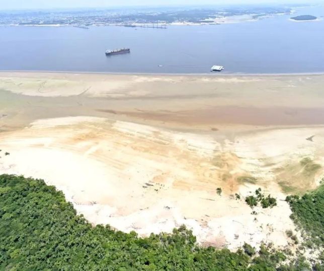 Vazante preocupa moradores e ameaça rotina de comunidades ribeirinhas no Amazonas