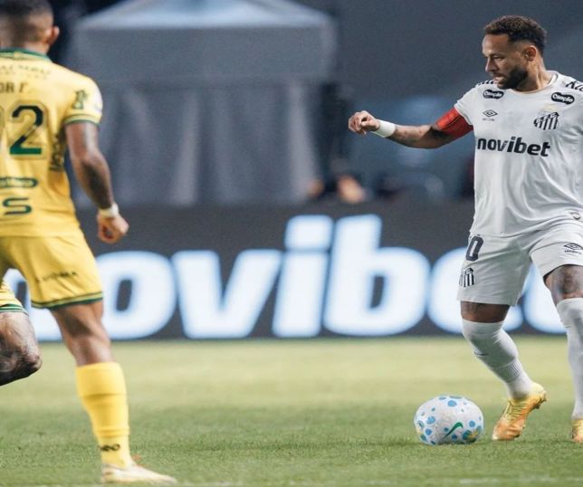 Neymar fica fora de treino do Santos após apresentar sintomas gripais