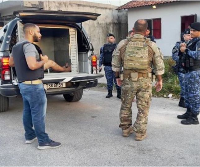 Operação final de linha prende três e procura outros dois criminosos que estão foragidos em Manaus. VEJA REPORTAGEM DO 'PORTAL DO ZACARIAS' AO VIVO
