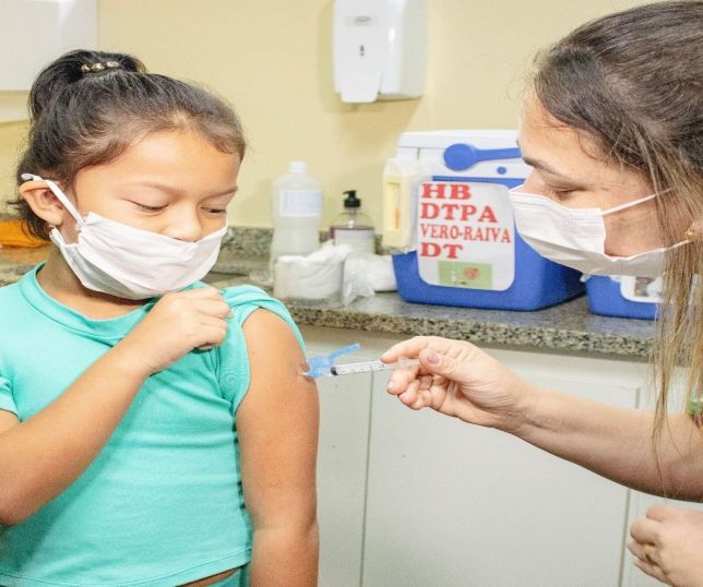 Manaus intensifica vacinação de crianças e adolescentes antes do fim da campanha