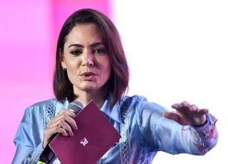Michelle Bolsonaro endossa vice de Flávio após ausência em anúncio: ''Unidos pelo bem da nossa nação''