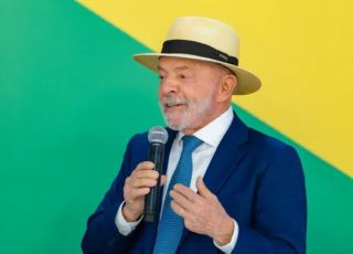 Lula reage a possível interferência nas eleições de 2026: 'Aqui no Brasil não vão fazer'