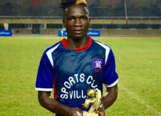 Jogador de 27 anos morre após ser espancado com pedras durante tentativa de assalto na Uganda