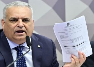 Vice de Flávio Bolsonaro rejeita acordo e mantém ações contra Lindbergh e Soraya
