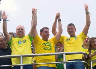 Flávio Bolsonaro dá largada à campanha para a Presidência no Rio de Janeiro