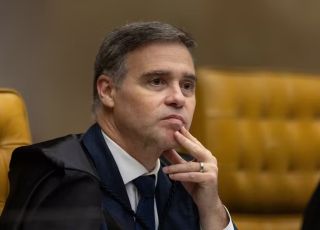 Mendonça deve manter investigações de Lulinha no STF após pedido da PGR
