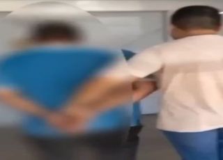 Homem é preso após ameaçar e atear fogo na residência da ex-companheira no bairro Tarumã-Açu, Zona Oeste de Manaus. VEJA VÍDEO E REPORTAGEM DO ‘PORTAL DO ZACARIAS’ AO VIVO