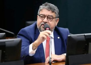 Vice-presidente do PT minimiza luxo de Lulinha e diz que filho de Lula é ''pequeno empresário''