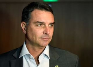 Flávio reúne empresários sob desconfiança da Faria Lima: assessora detalha plano econômico e candidato promete ministros políticos e pacificação com STF