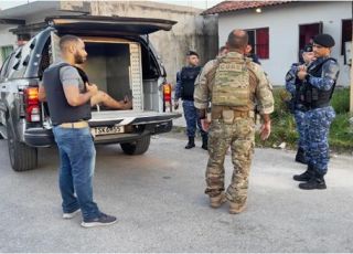 Operação final de linha prende três e procura outros dois criminosos que estão foragidos em Manaus. VEJA REPORTAGEM DO 'PORTAL DO ZACARIAS' AO VIVO