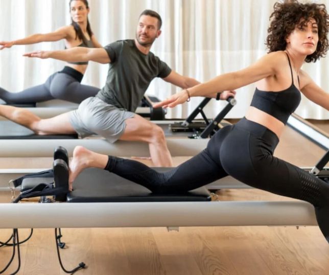 Pilates na parede emagrece? Veja o que a prática pode fazer pelo corpo