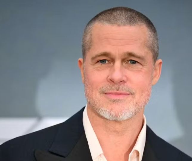 Brad Pitt aponta lenda do motociclismo como seu maior ídolo: 'Daria tudo para ser como ele'